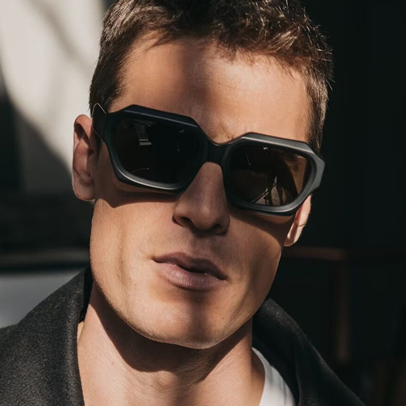 Simple Rough Frame Sunglasses  - Street Fashion Photographers 评论和价格